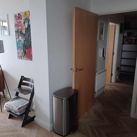 Cosy 1 Bedroom Apartment With Balcony Near Chiswick ลอนดอน ภายนอก รูปภาพ