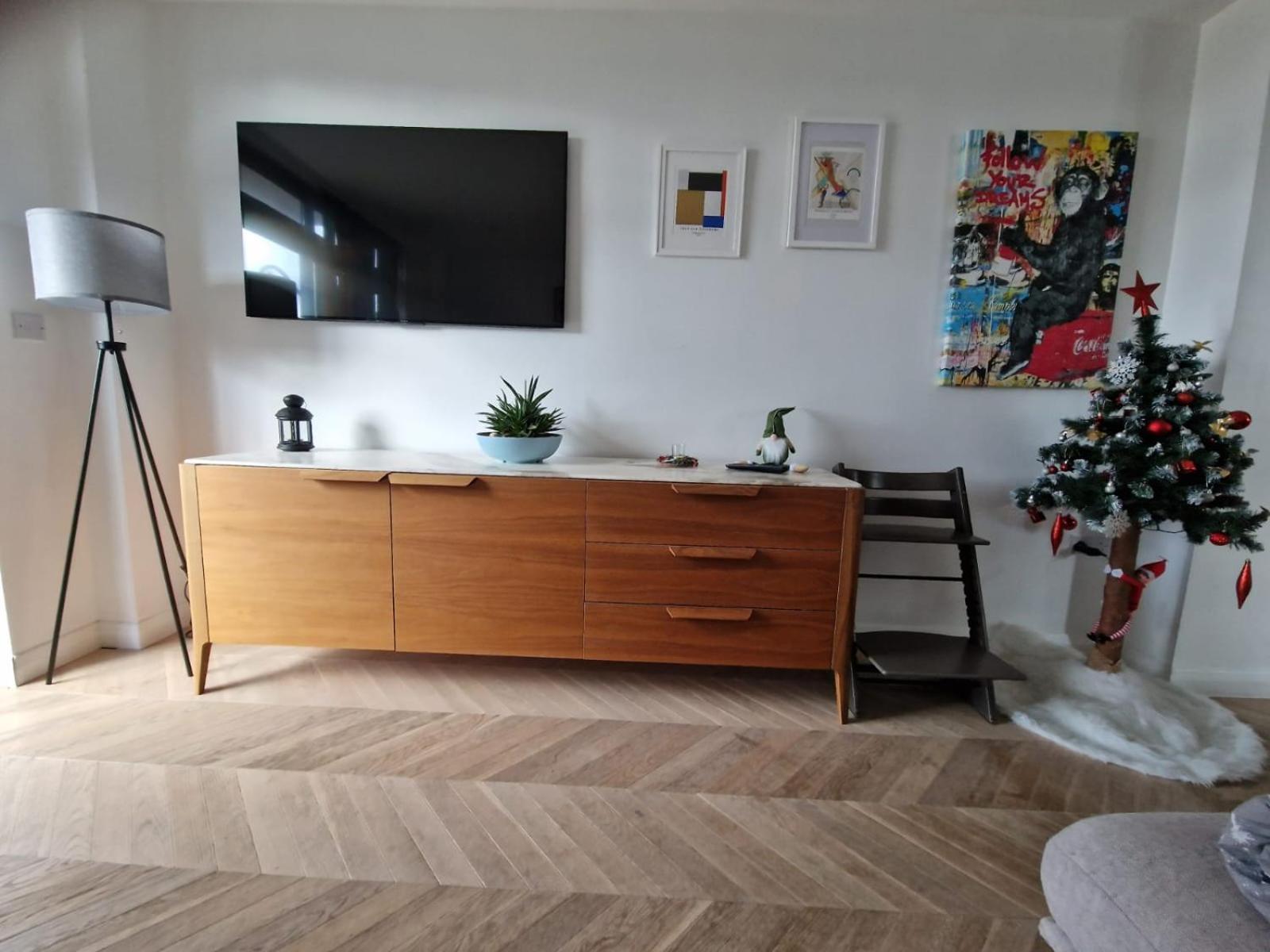 Cosy 1 Bedroom Apartment With Balcony Near Chiswick ลอนดอน ภายนอก รูปภาพ