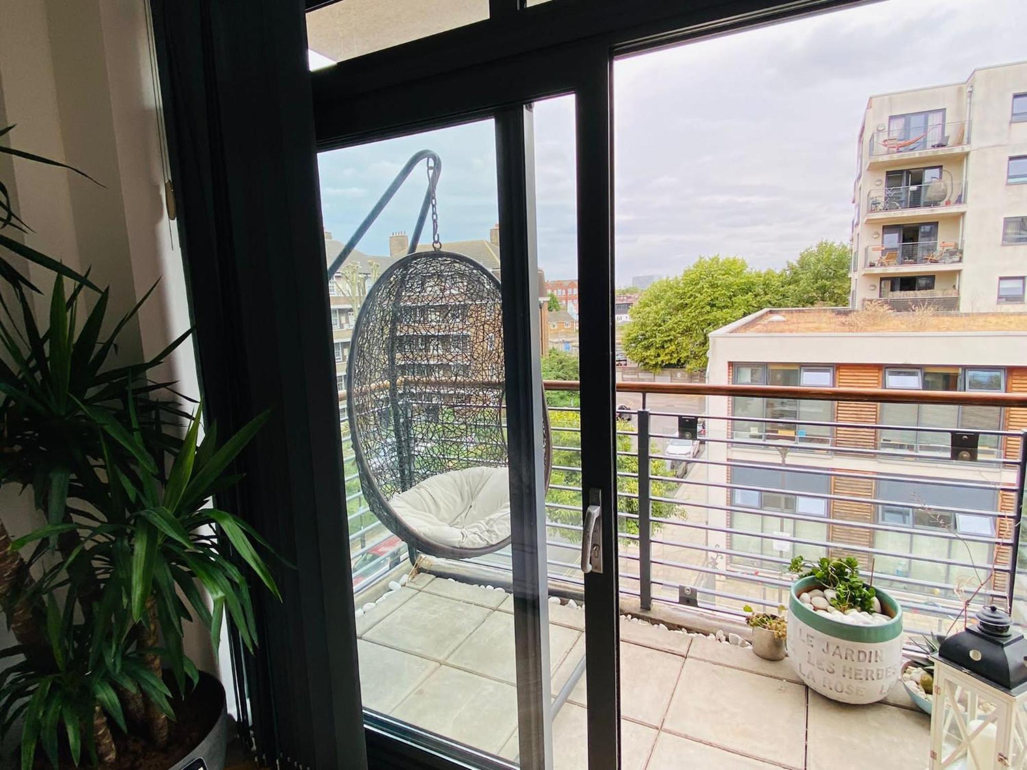 Cosy 1 Bedroom Apartment With Balcony Near Chiswick ลอนดอน ภายนอก รูปภาพ